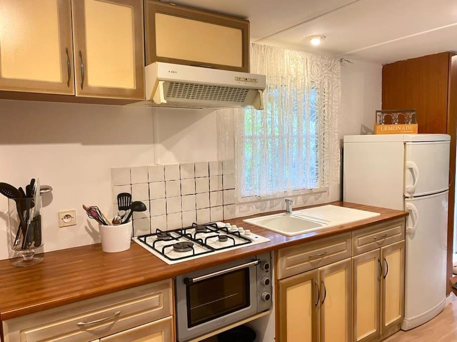 Mobilhome A La Campagne Holiday home *